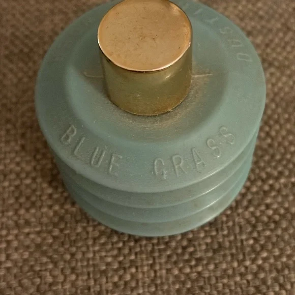 Elizabeth Arden Blue Powder Container with Gold Lid - Picture 2 of 3